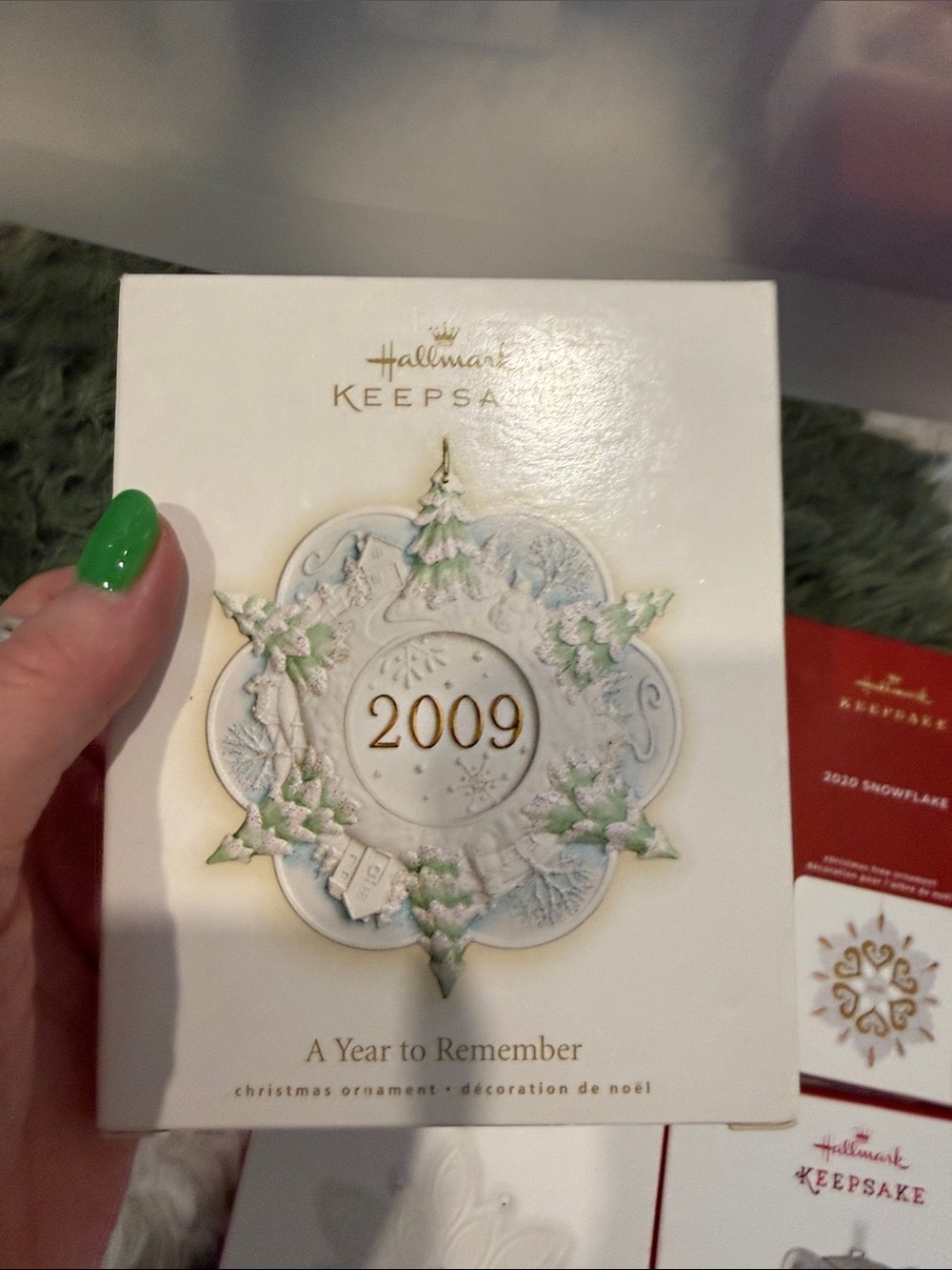 Hallmark Keepsake Silver Snowflake & Wreath Ornament Set - Red and White Boxes - Picture 2 of 11